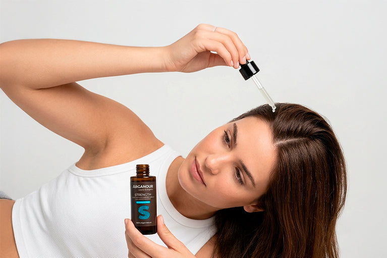 ¿Buscas una alternativa al minoxidil? Una opción más suave (y eficaz) para fortalecer y hacer crecer tu cabello